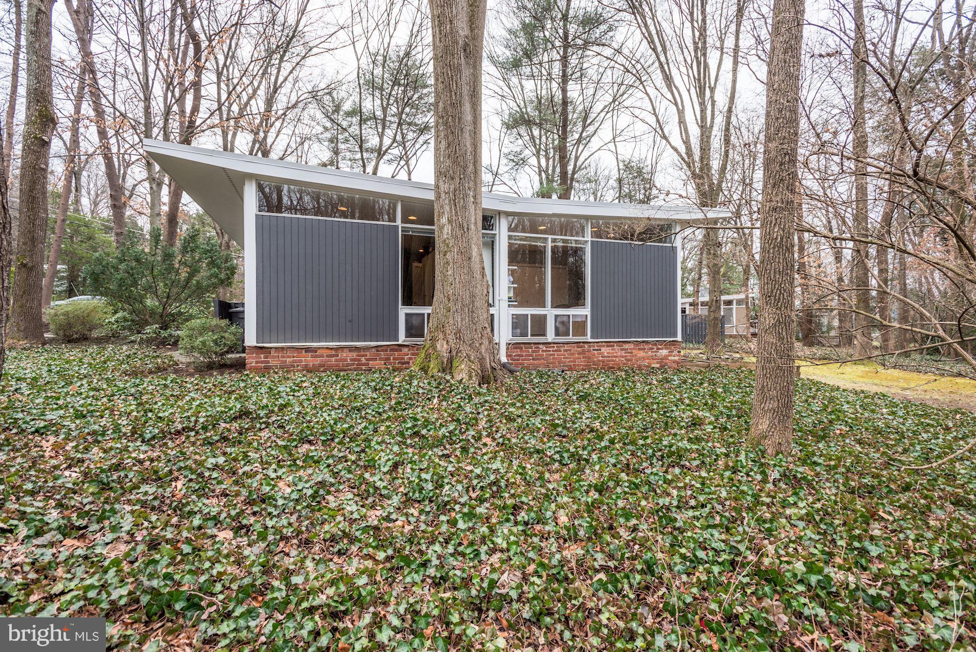 HOLLIN HILLS - Residential