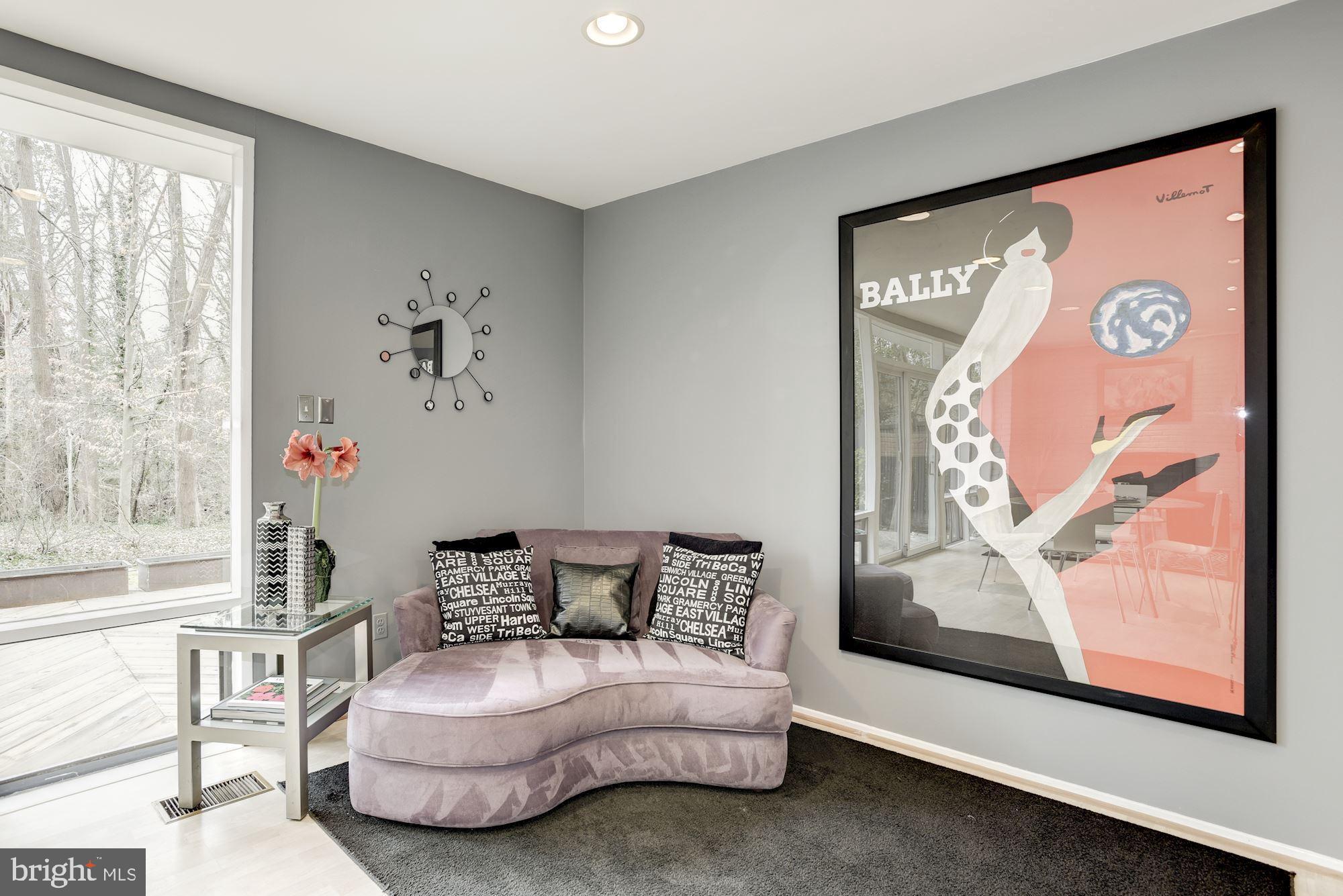 HOLLIN HILLS - Residential