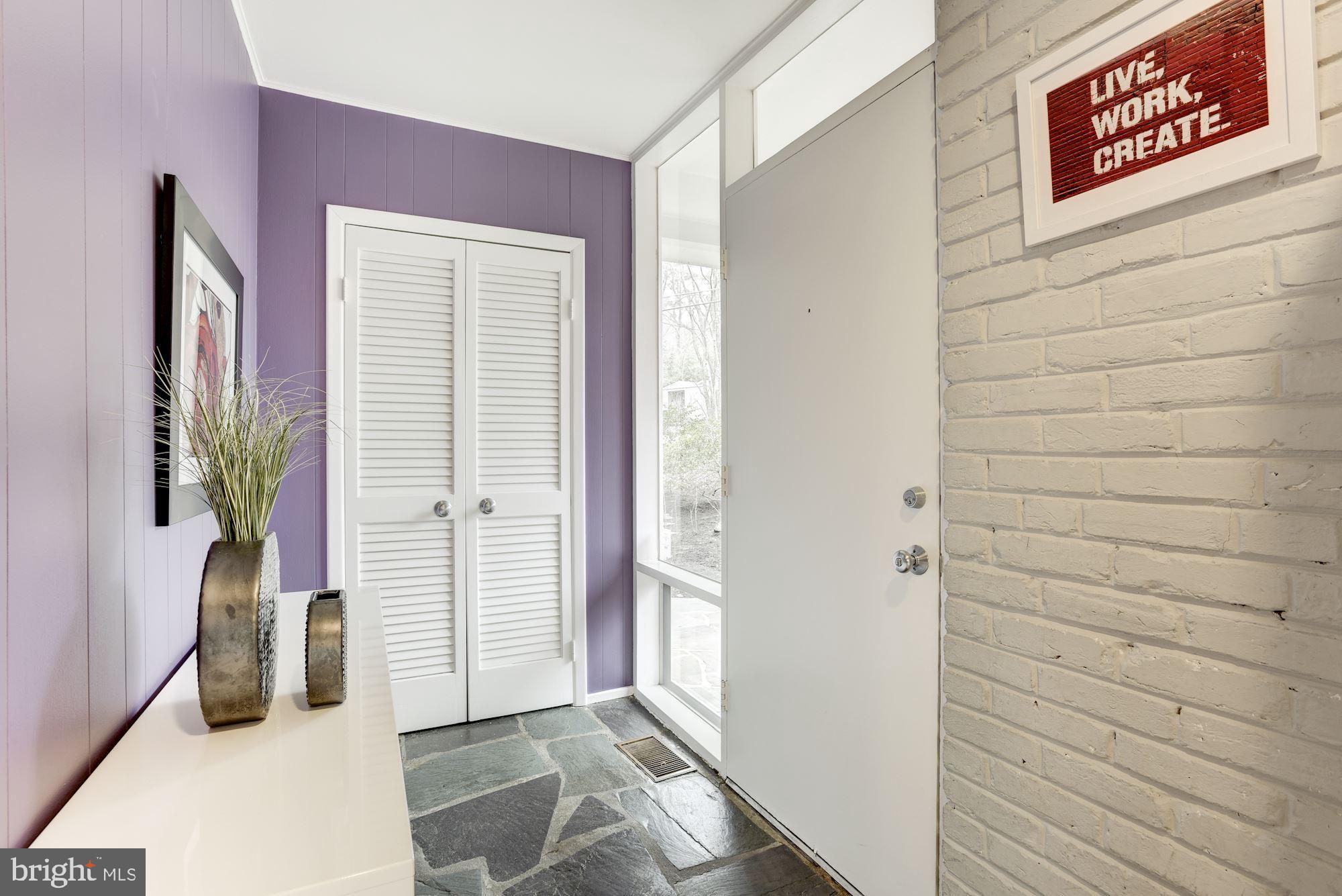 HOLLIN HILLS - Residential