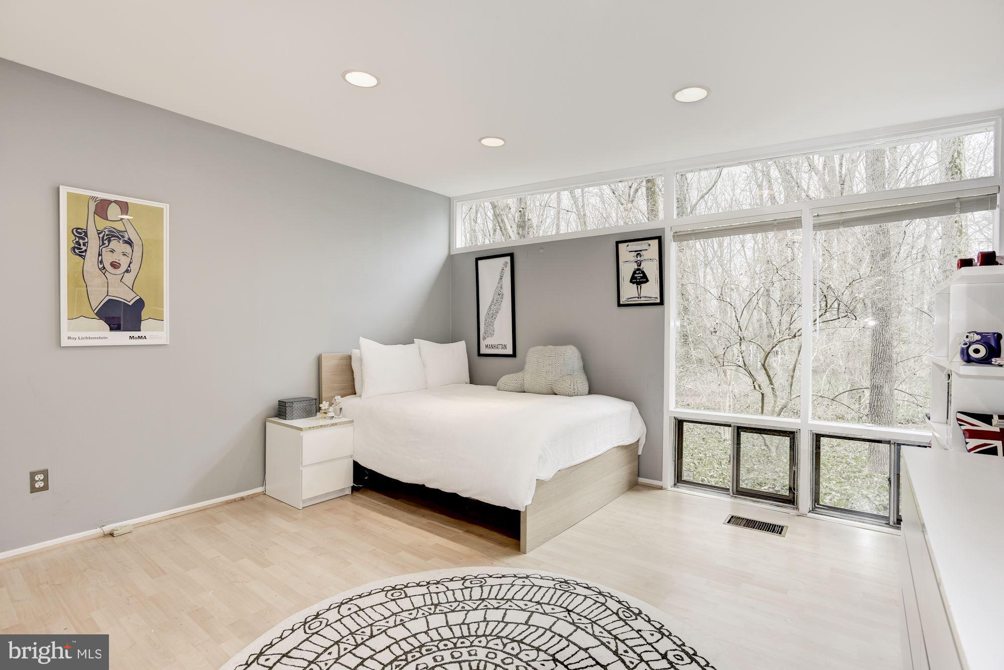 HOLLIN HILLS - Residential