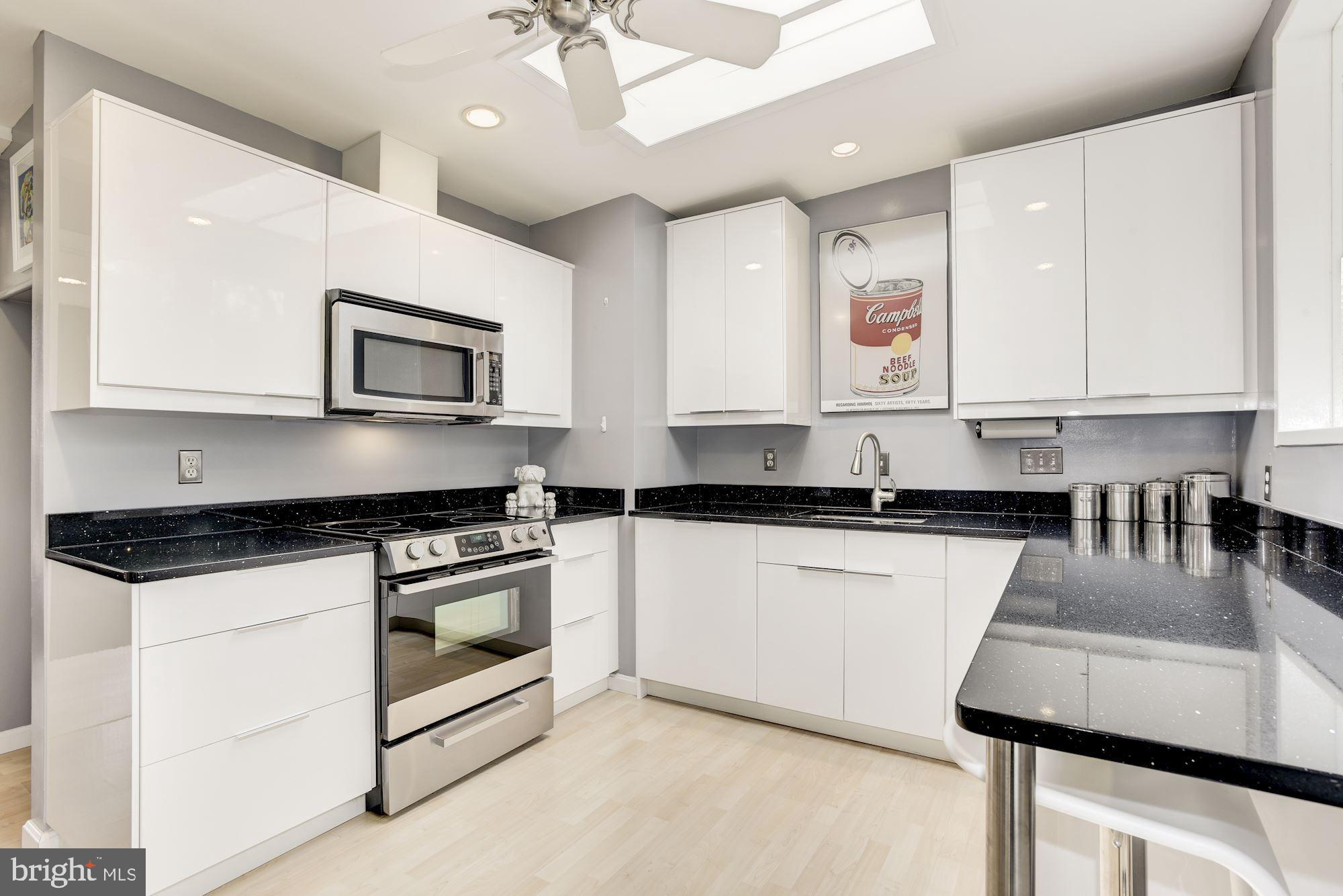 HOLLIN HILLS - Residential