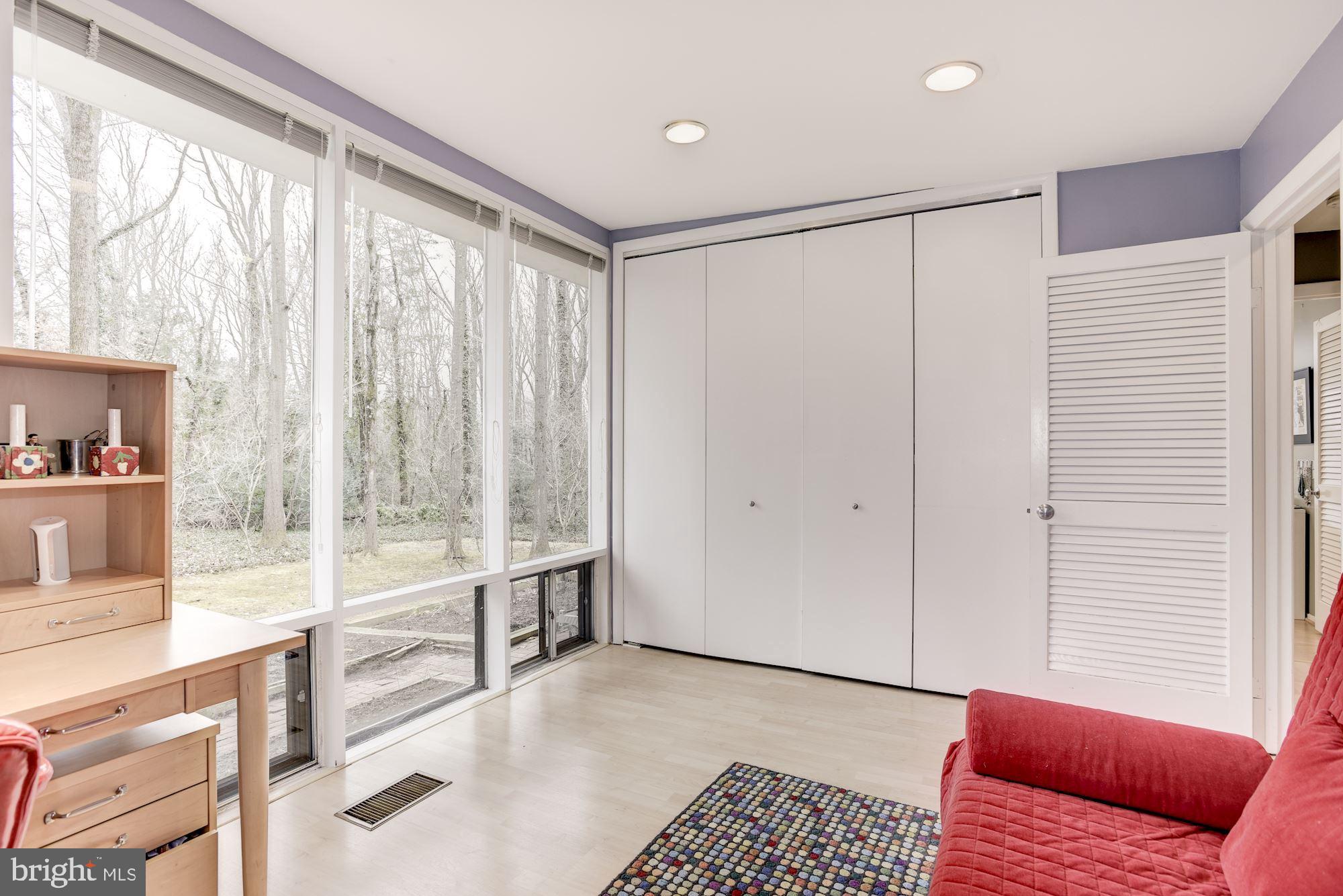 HOLLIN HILLS - Residential