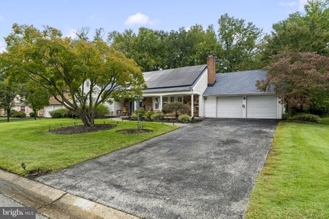 Photo of 43 Tiffany Lane, WILLINGBOROUGH, NJ 08046 (MLS # NJBL2121348)