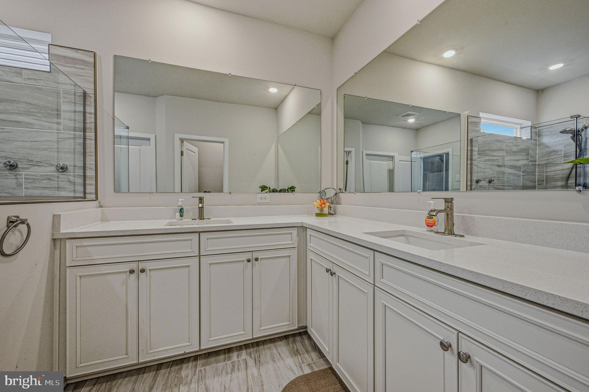 PLANTATION LAKES - Residential