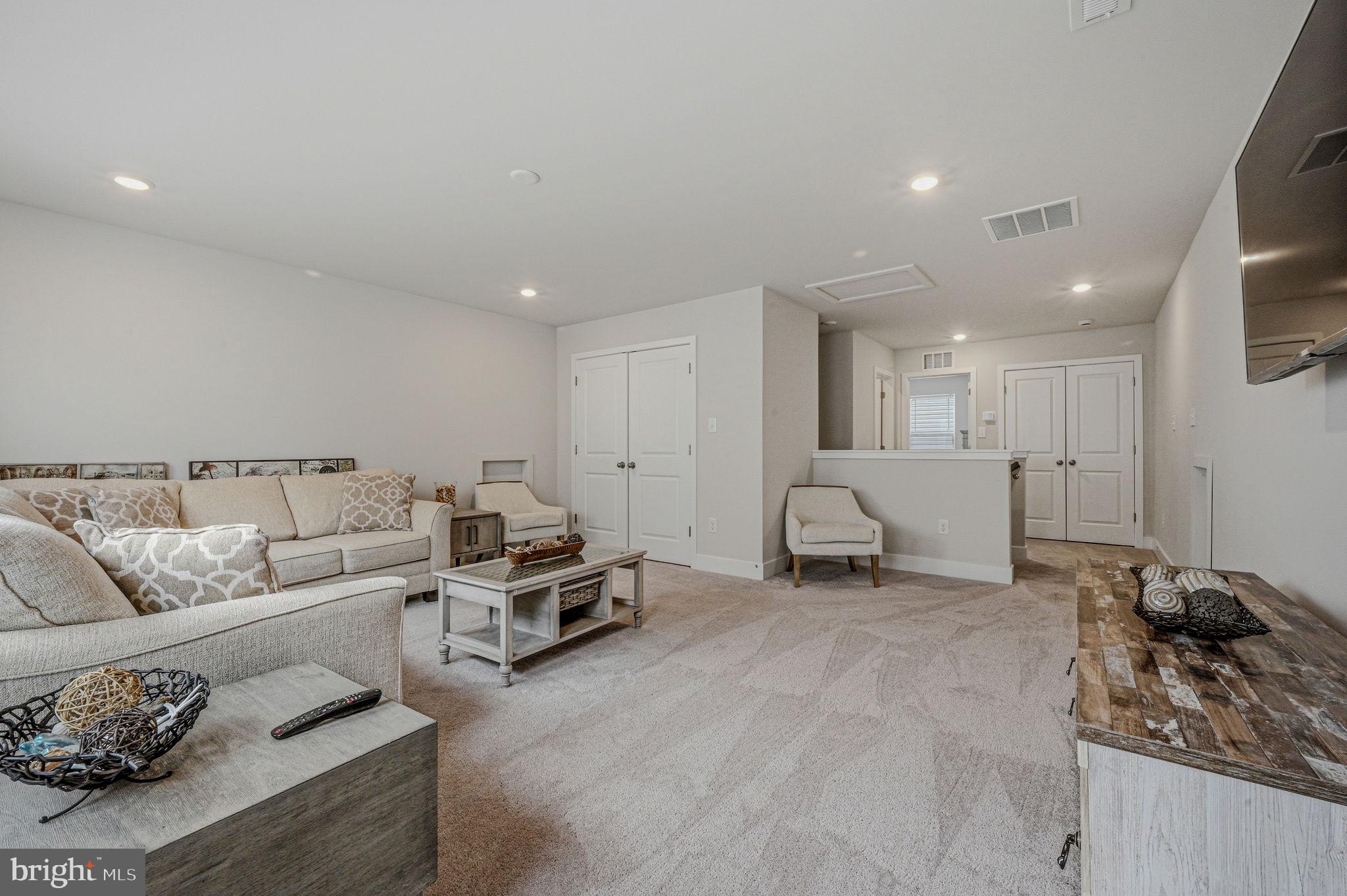 PLANTATION LAKES - Residential