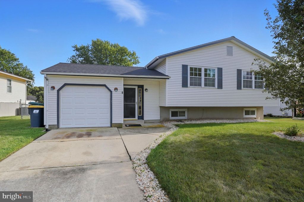 Photo of 8 Renai Court, NEWARK, DE 19702 (MLS # DENC2090002)