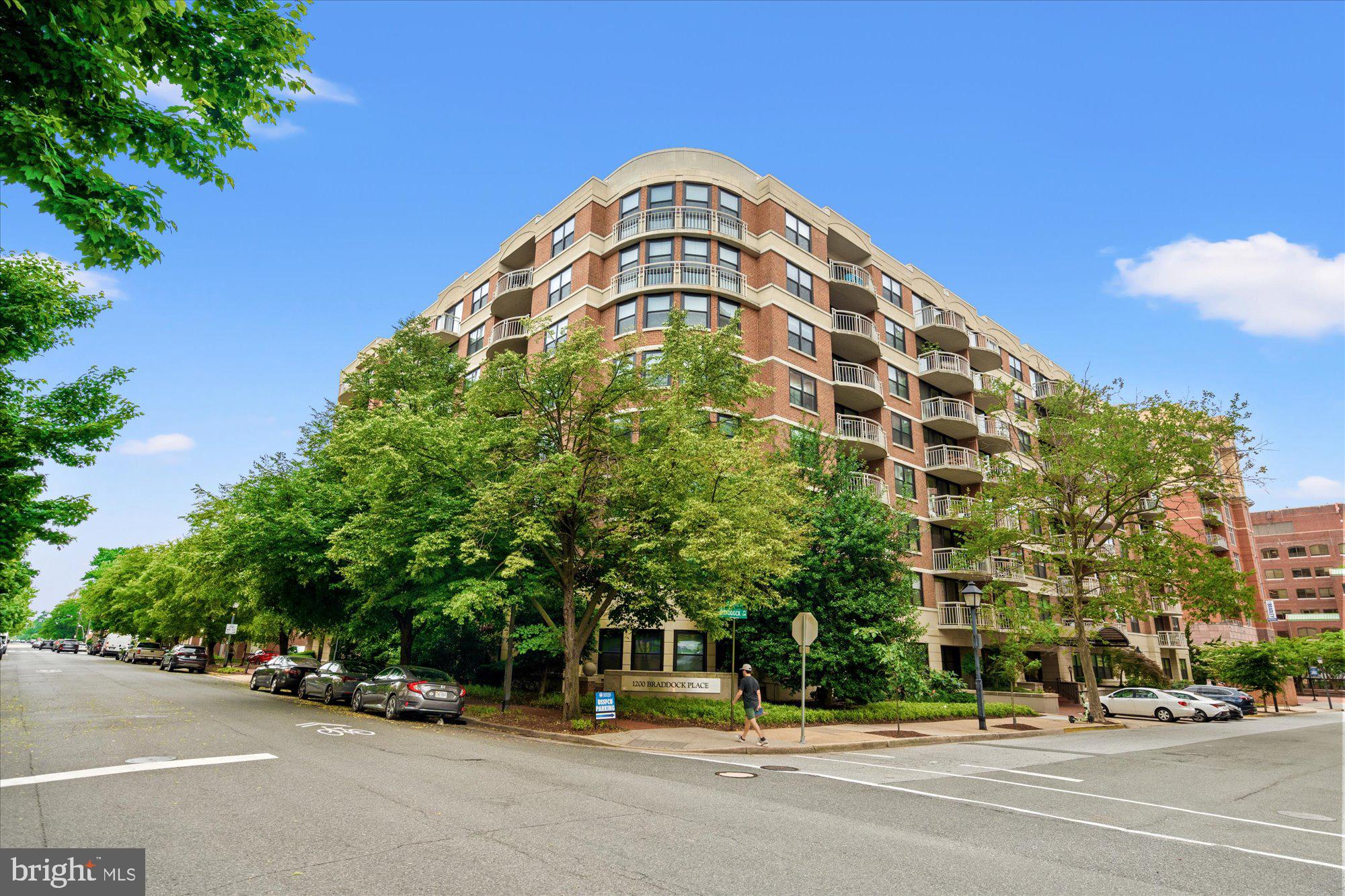 BRADDOCK PLACE - Residential