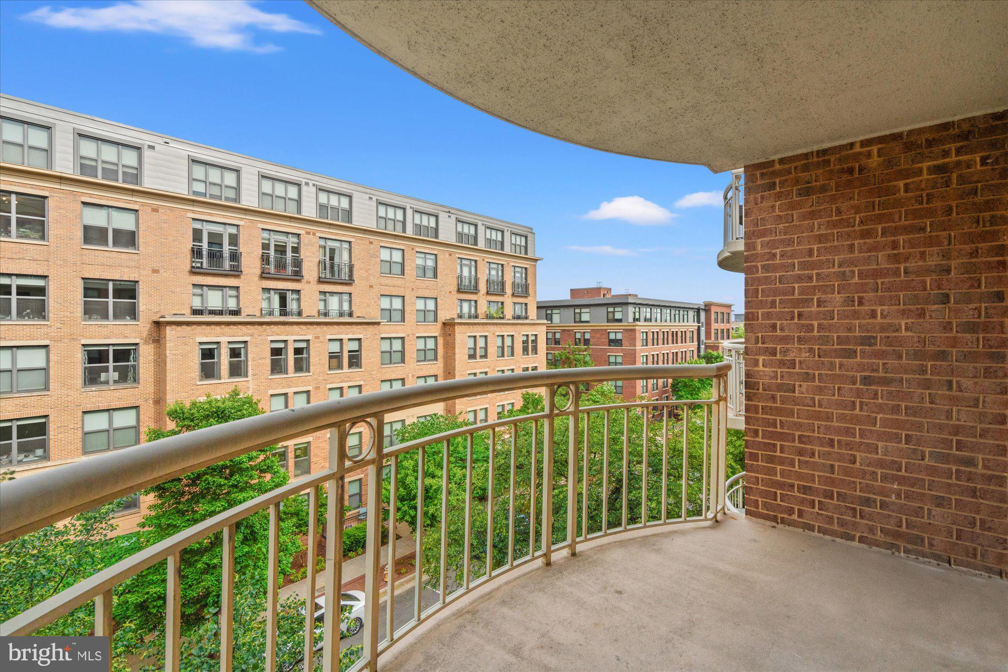 BRADDOCK PLACE - Residential