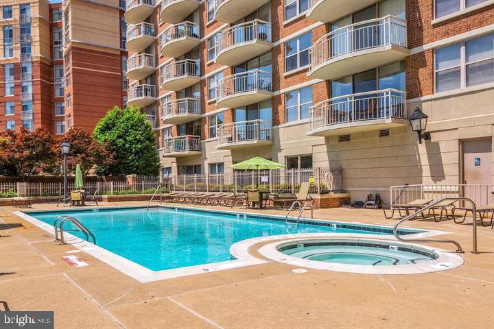 BRADDOCK PLACE - Residential