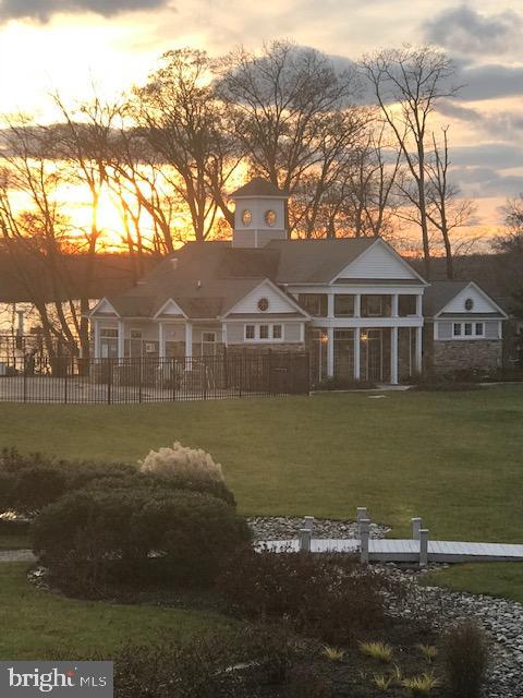 WATERS EDGE - Residential