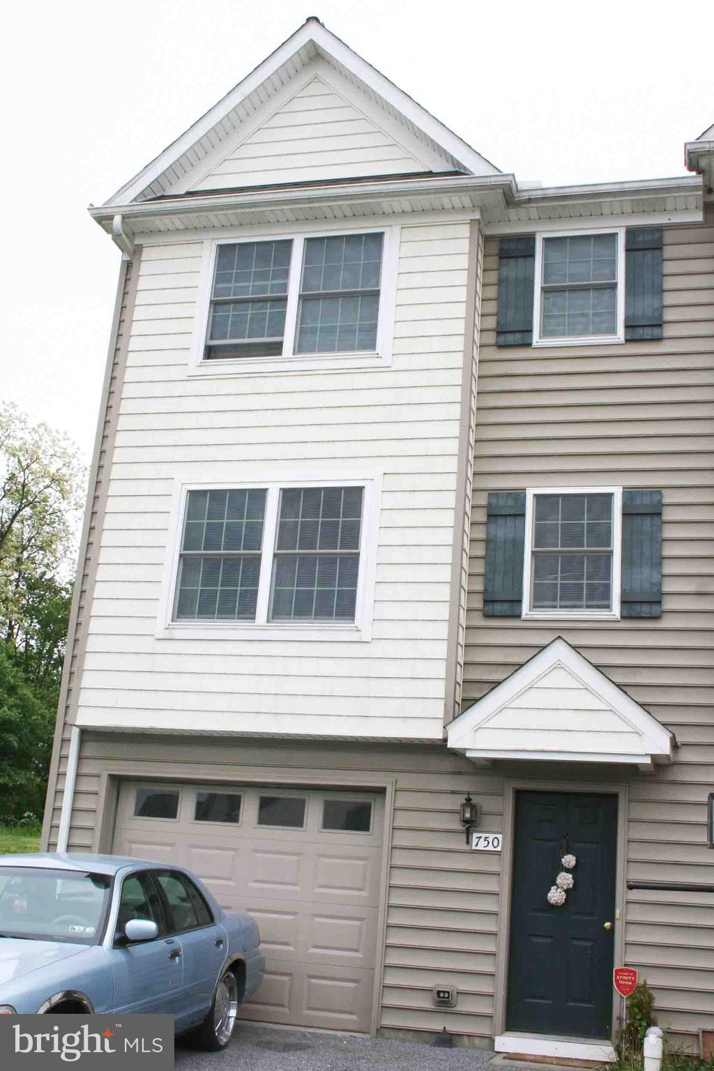 ENCLAVE AT HUNTER CREEK - Residential