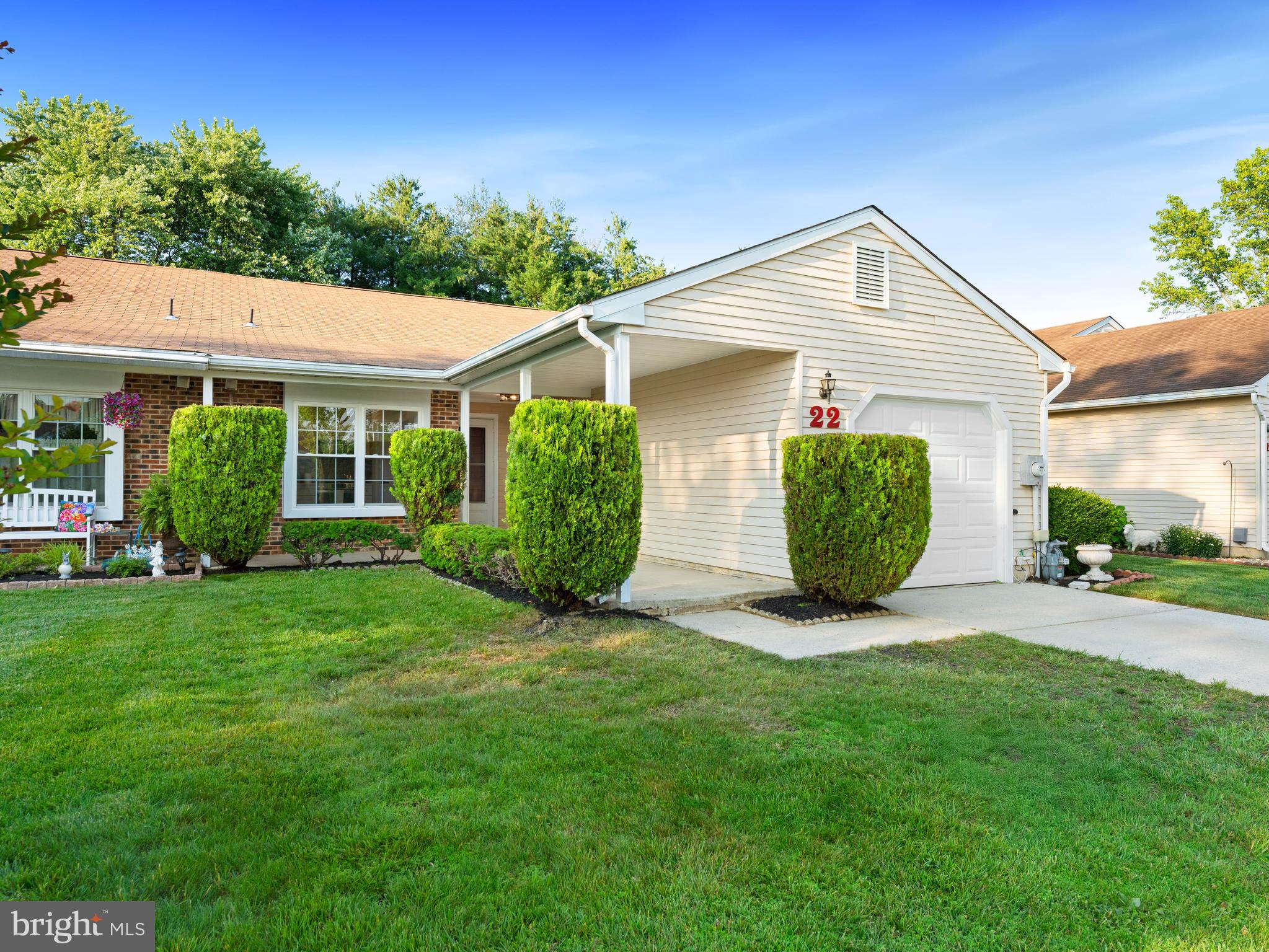 22 W BERWIN WAY