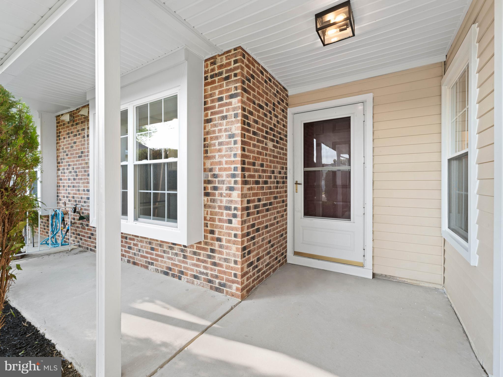 22 W BERWIN WAY