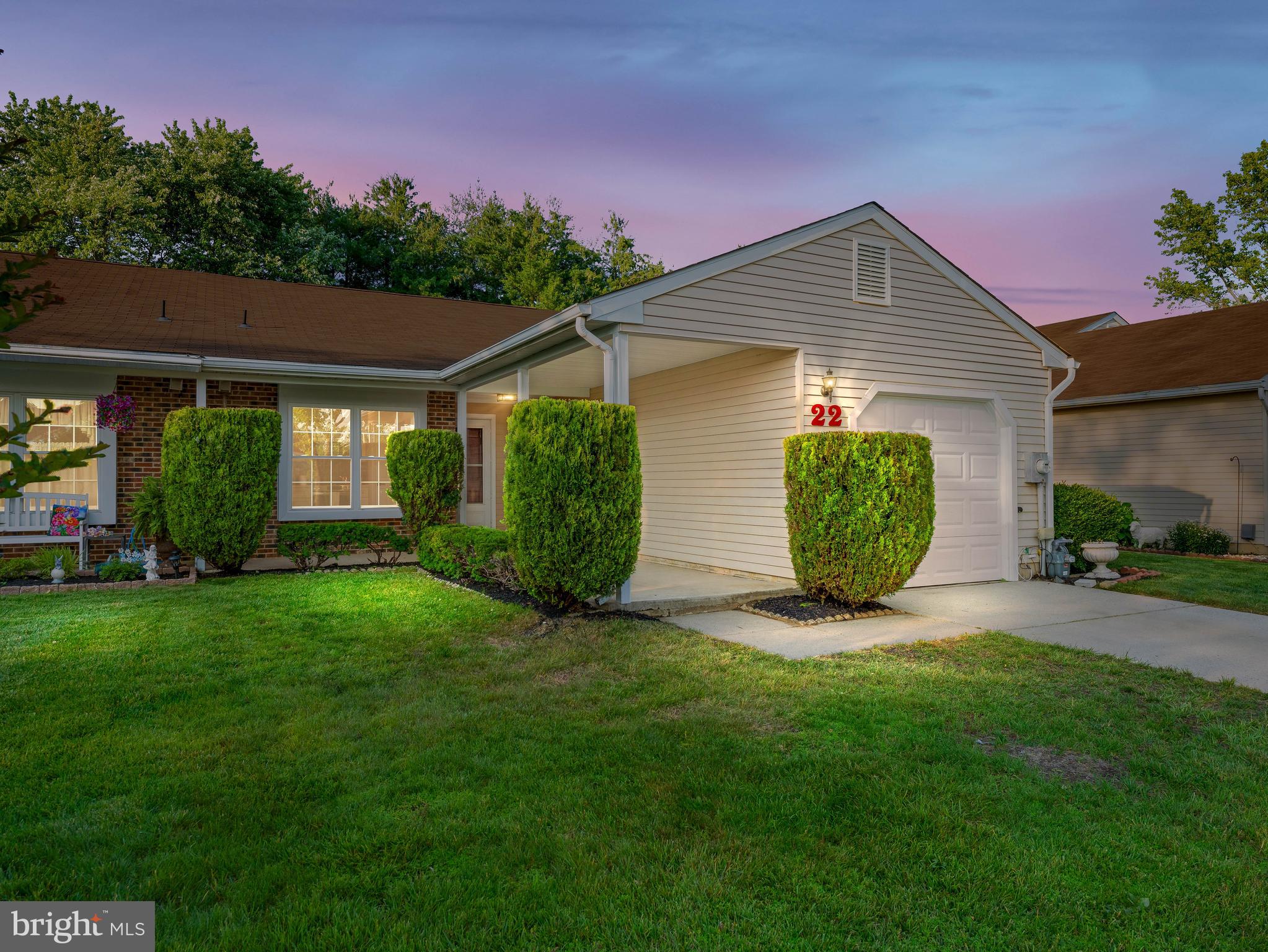 22 W BERWIN WAY