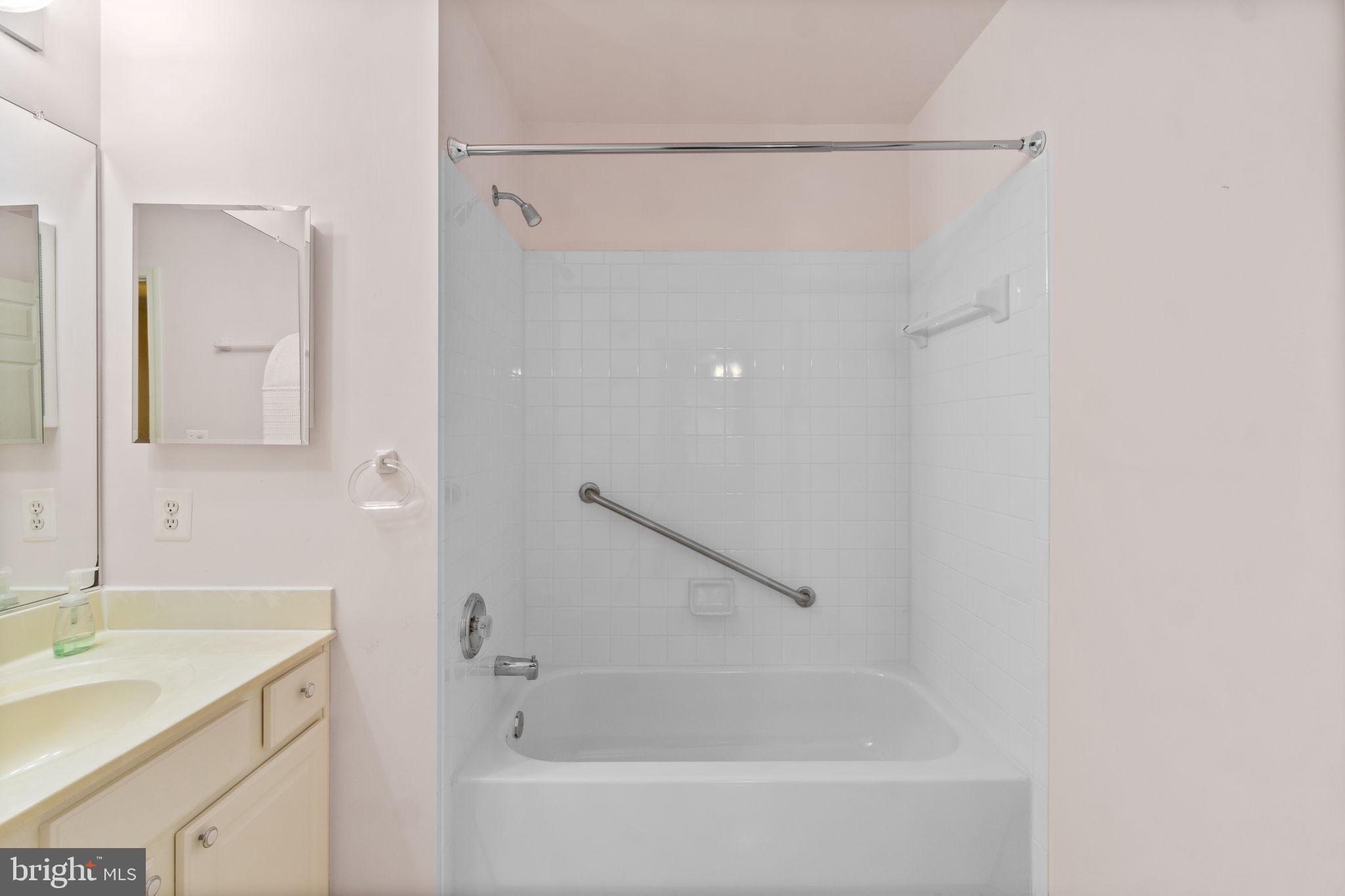 WINIFRED MANOR - Residential