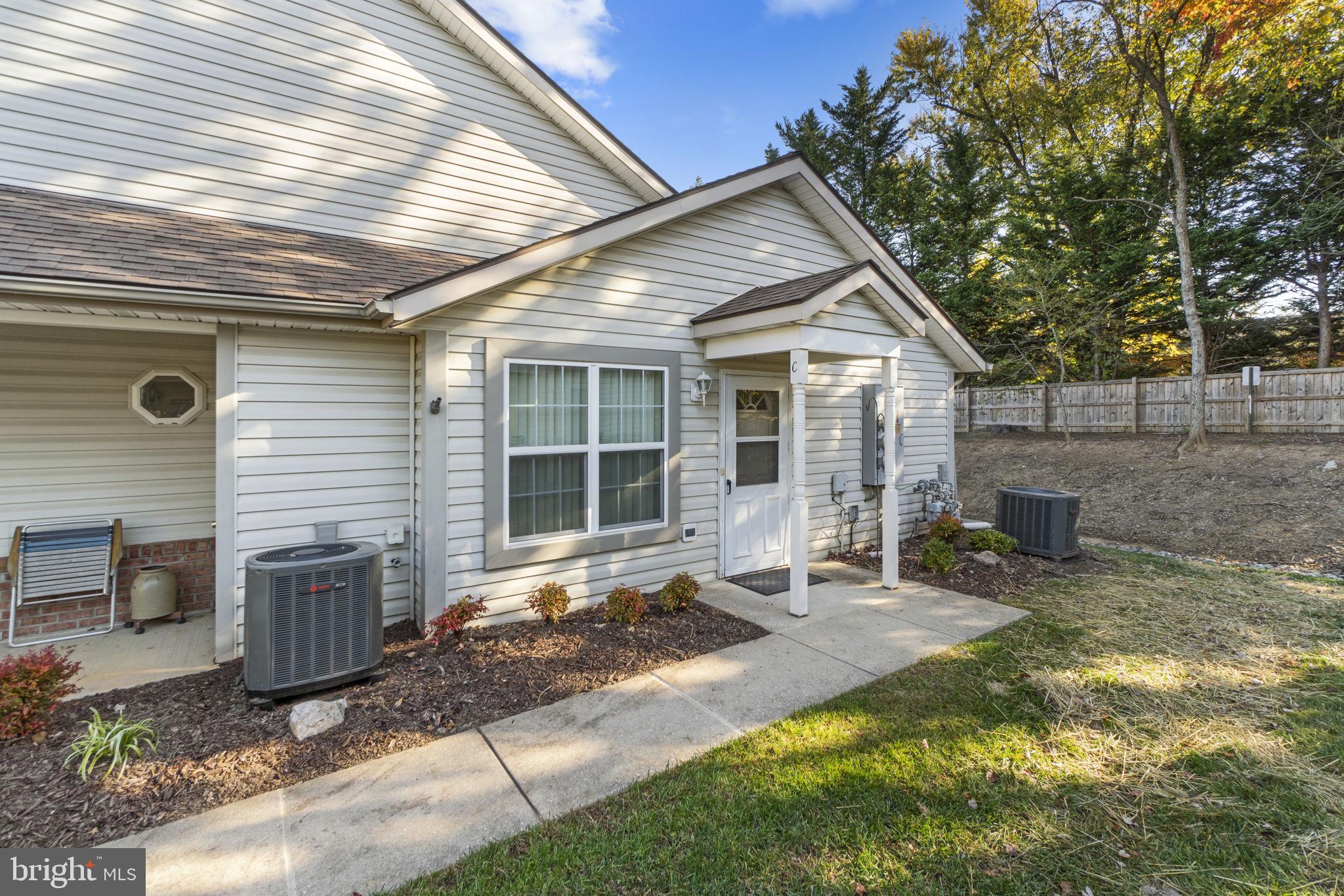 WINIFRED MANOR - Residential