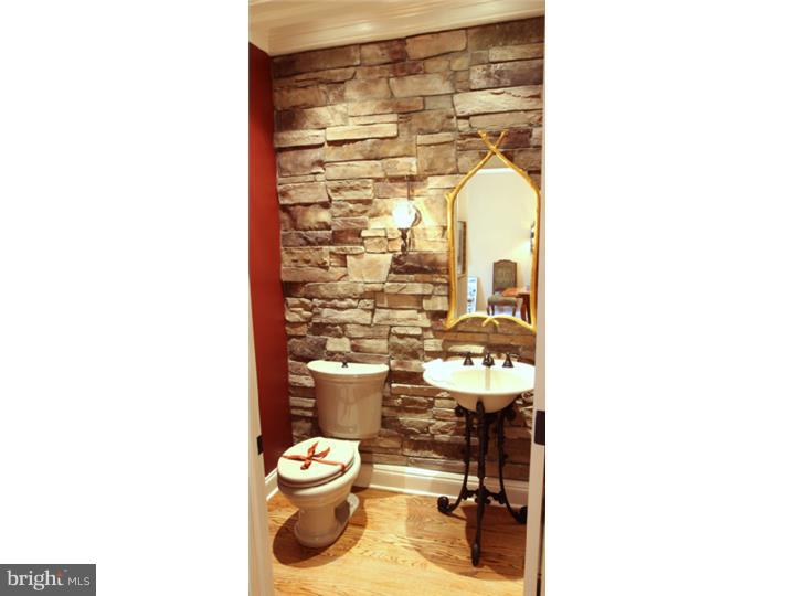 CANAL STREET - Residential