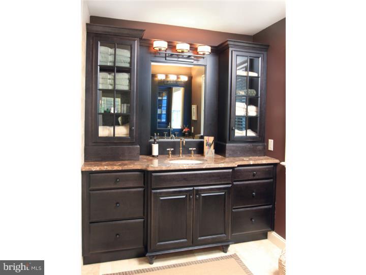 CANAL STREET - Residential