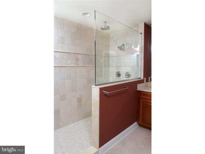 CANAL STREET - Residential