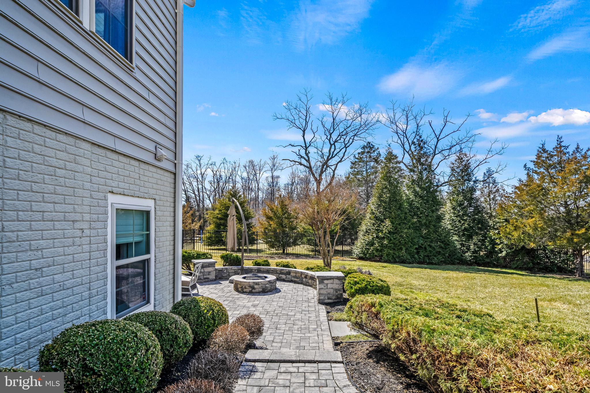 CLARKE ASSEMBLAGE - Residential