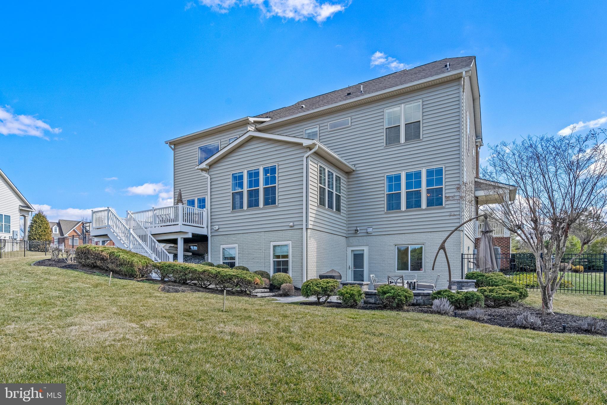 CLARKE ASSEMBLAGE - Residential