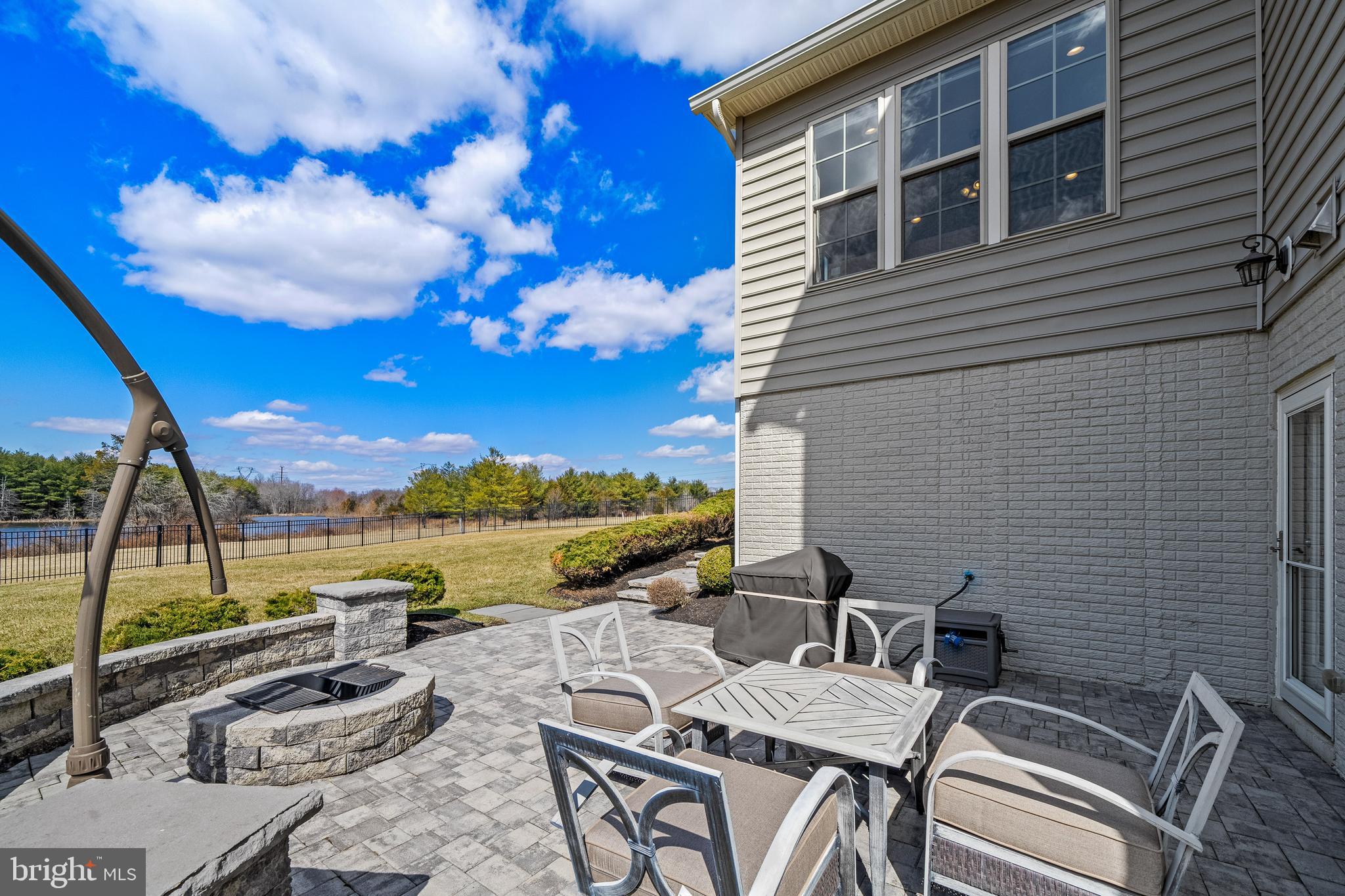 CLARKE ASSEMBLAGE - Residential