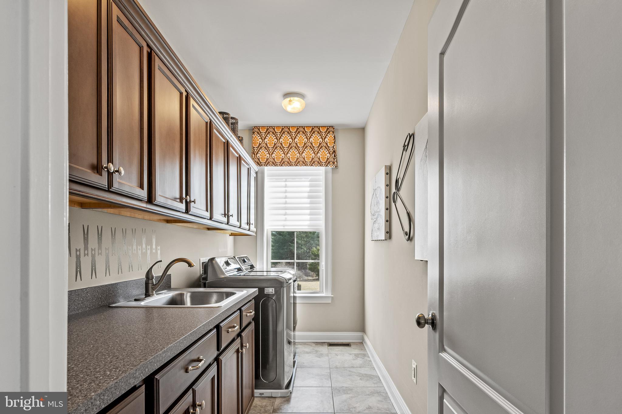 CLARKE ASSEMBLAGE - Residential