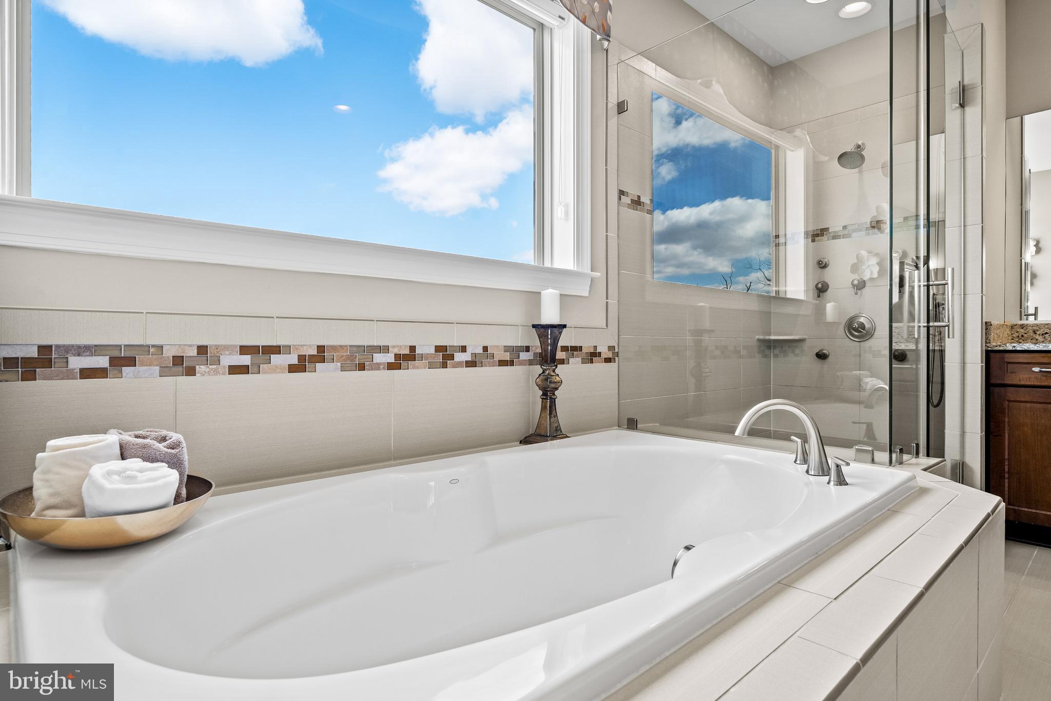 CLARKE ASSEMBLAGE - Residential