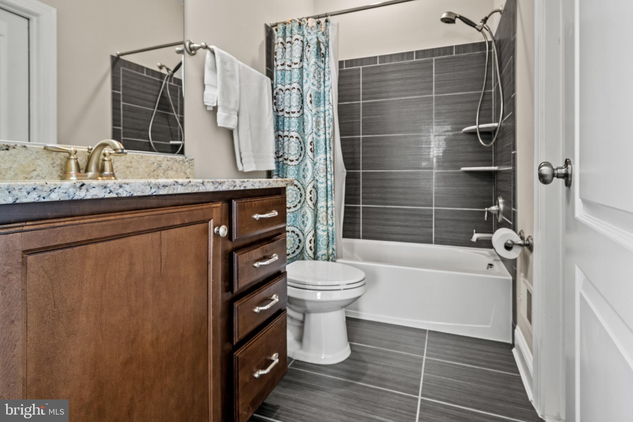 CLARKE ASSEMBLAGE - Residential