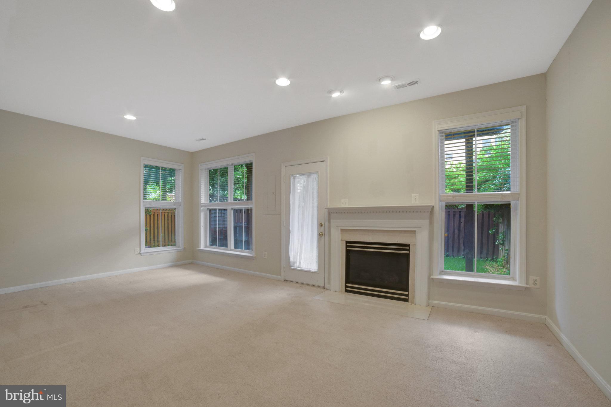 CAMERON STATION - Residential Lease