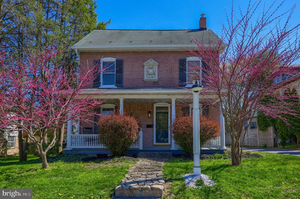 Photo of 613 S BROAD ST, LITITZ, PA 17543 (MLS # PALA2033560)