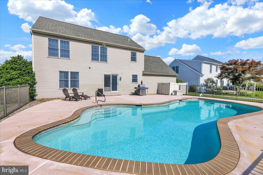 Photo of 32 Duffield Drive, LITITZ, PA 17543 (MLS # PALA2071530)