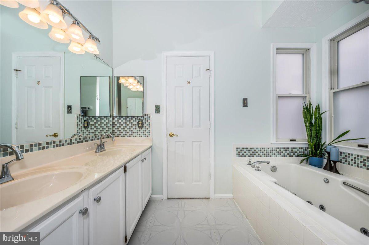 EAGLEHEAD SUMMERFIELD - Residential