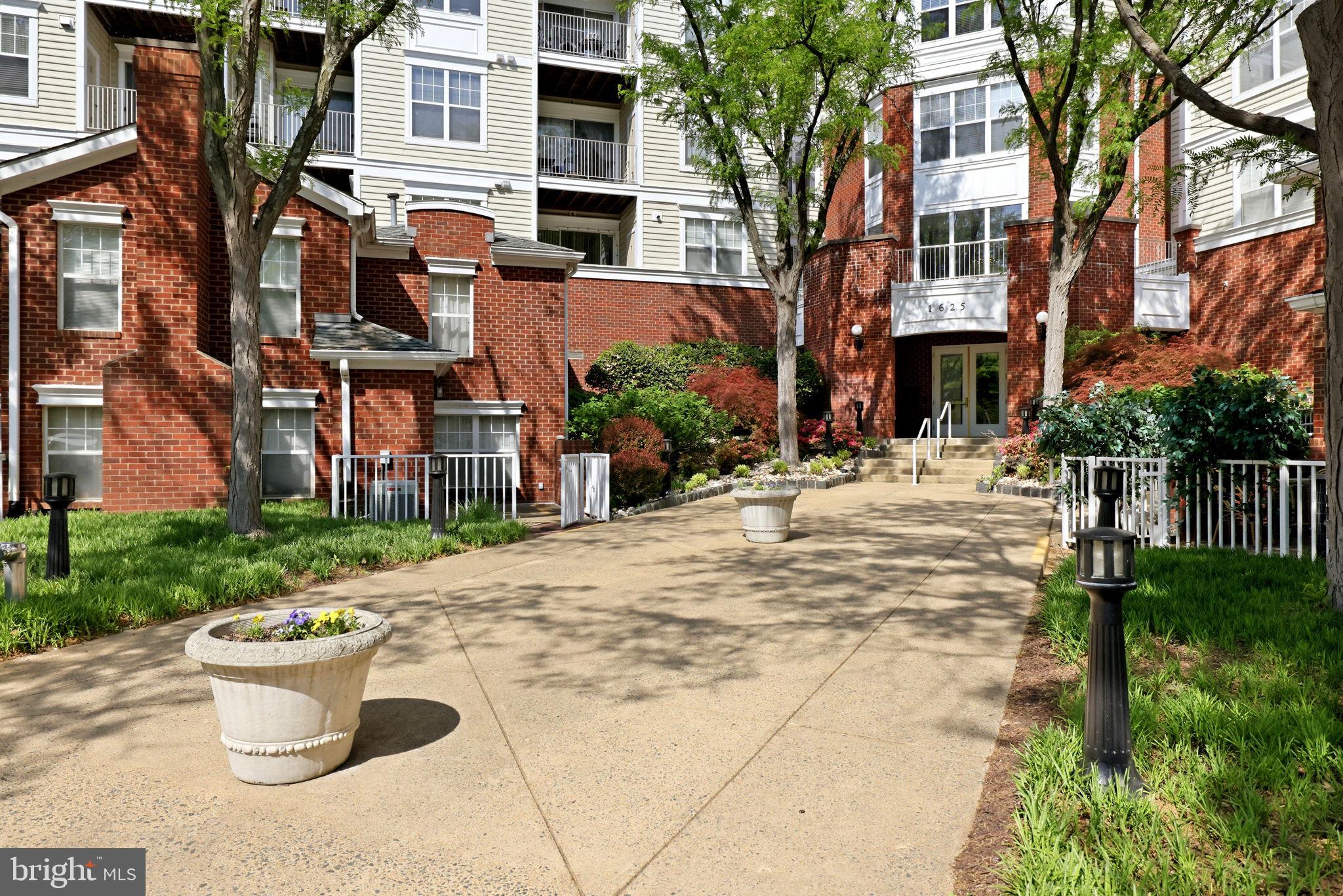 LILLIAN COURT AT TYSONS - Residential