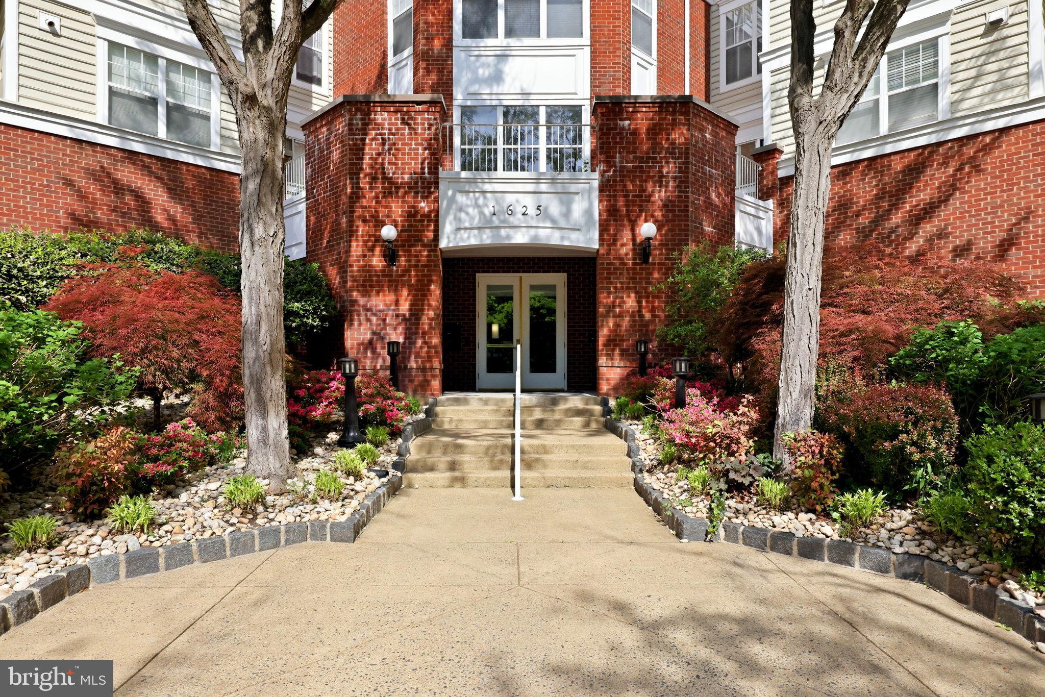 LILLIAN COURT AT TYSONS - Residential