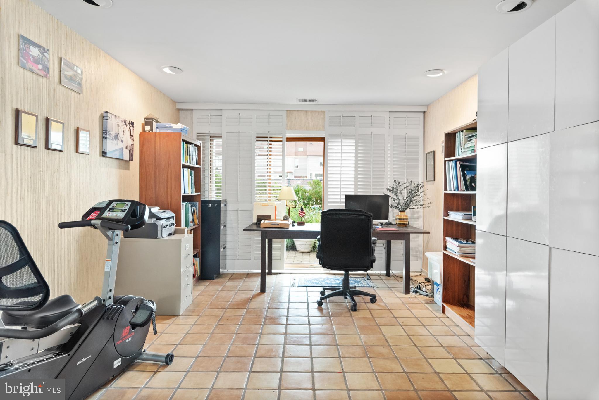 CHESAPEAKE LANDING - Residential