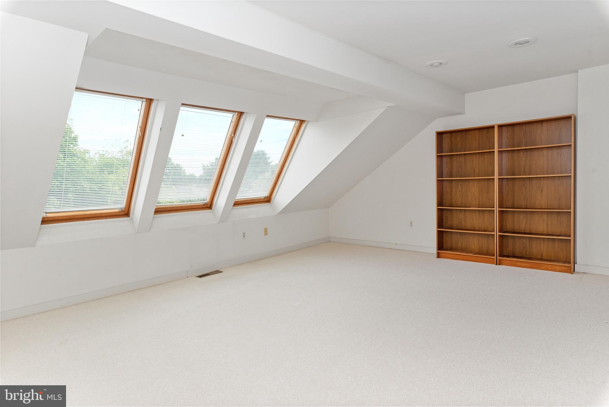 CHESAPEAKE LANDING - Residential