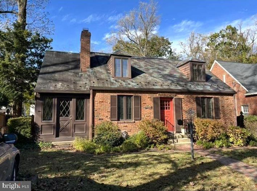 Photo of 8904 Grant Street, BETHESDA, MD 20817 (MLS # MDMC2206136)