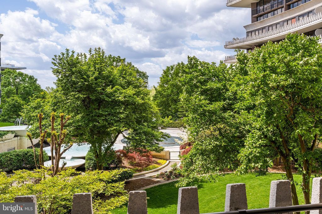 Photo of 700 New Hampshire Avenue NW #320, WASHINGTON, DC 20037 (MLS # DCDC2224056)