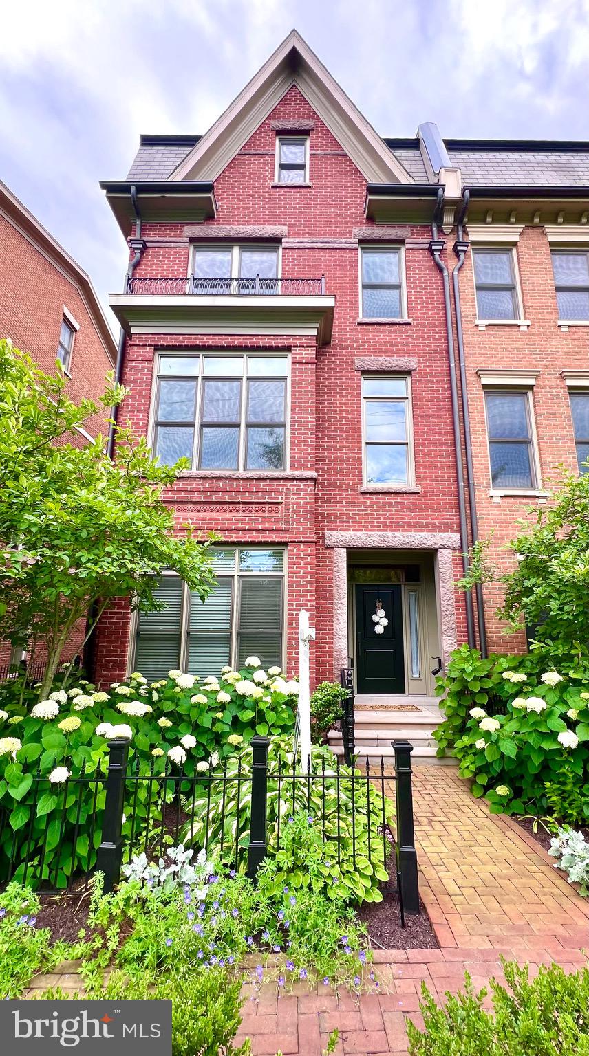 SYMPHONY PARK - Residential