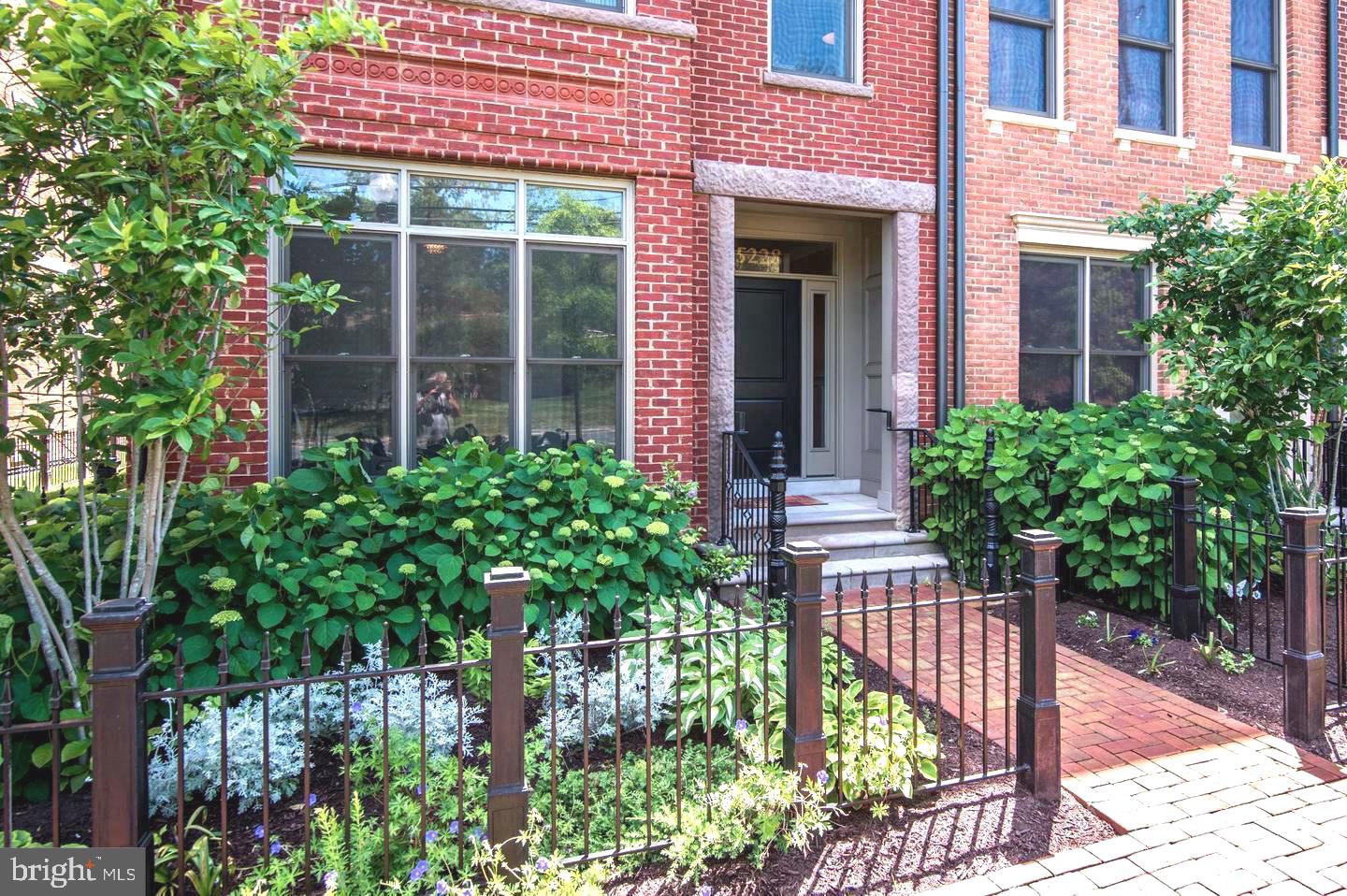 SYMPHONY PARK - Residential