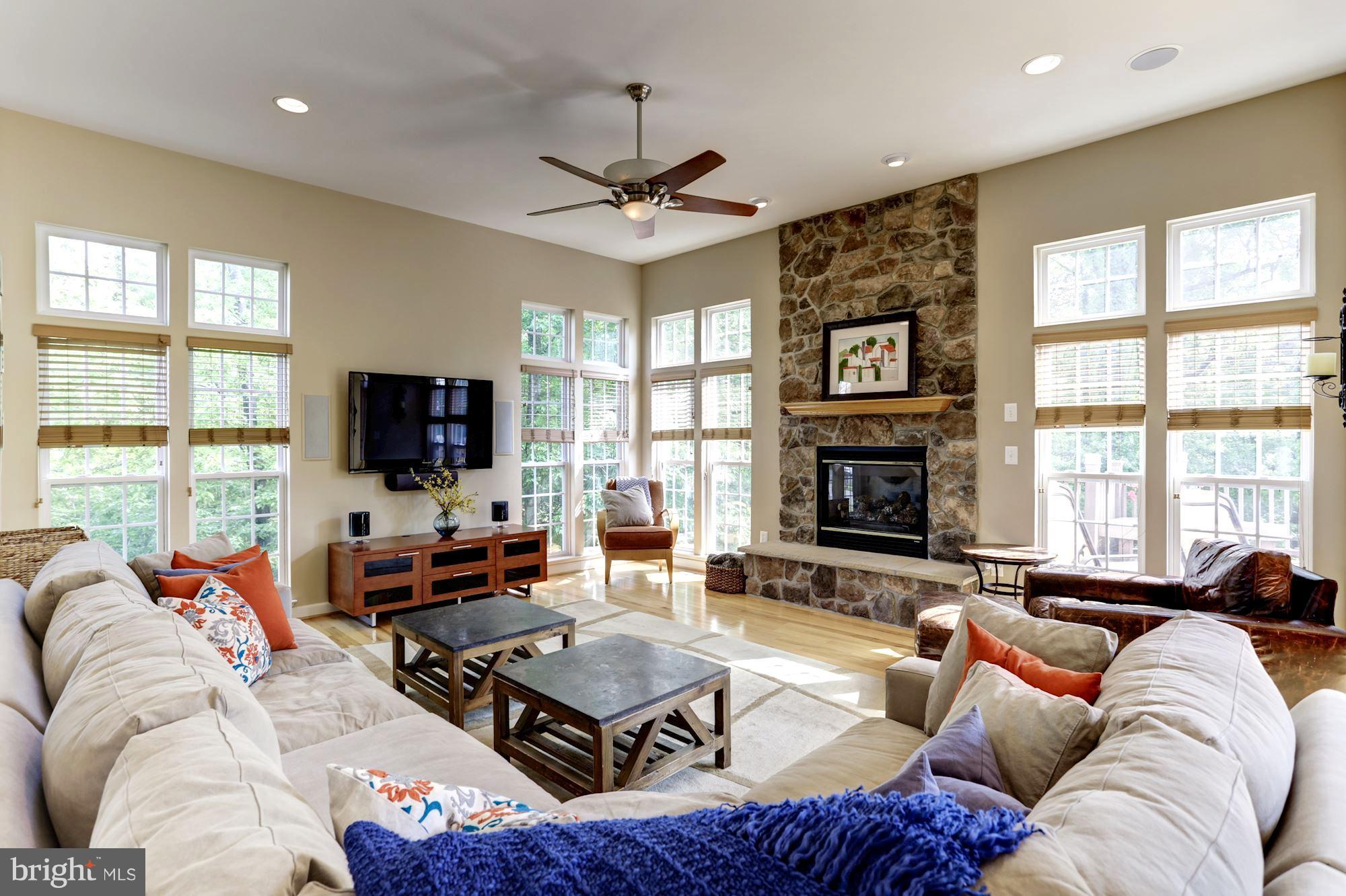 BOWEN MANOR - Residential