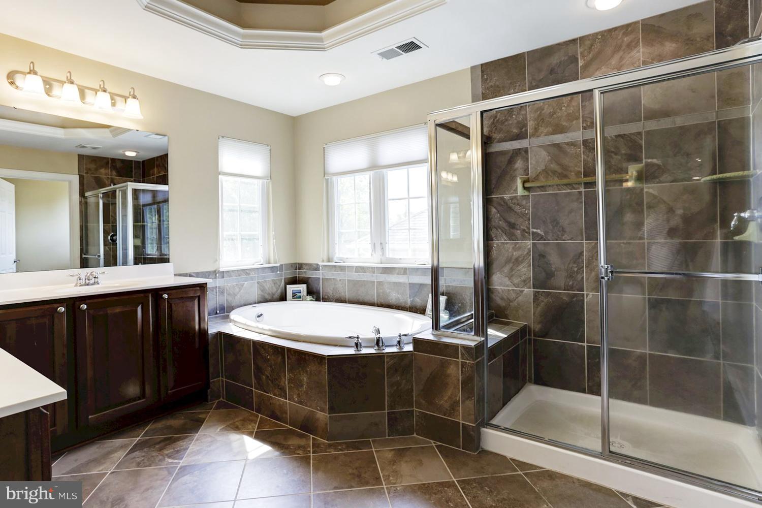 BOWEN MANOR - Residential