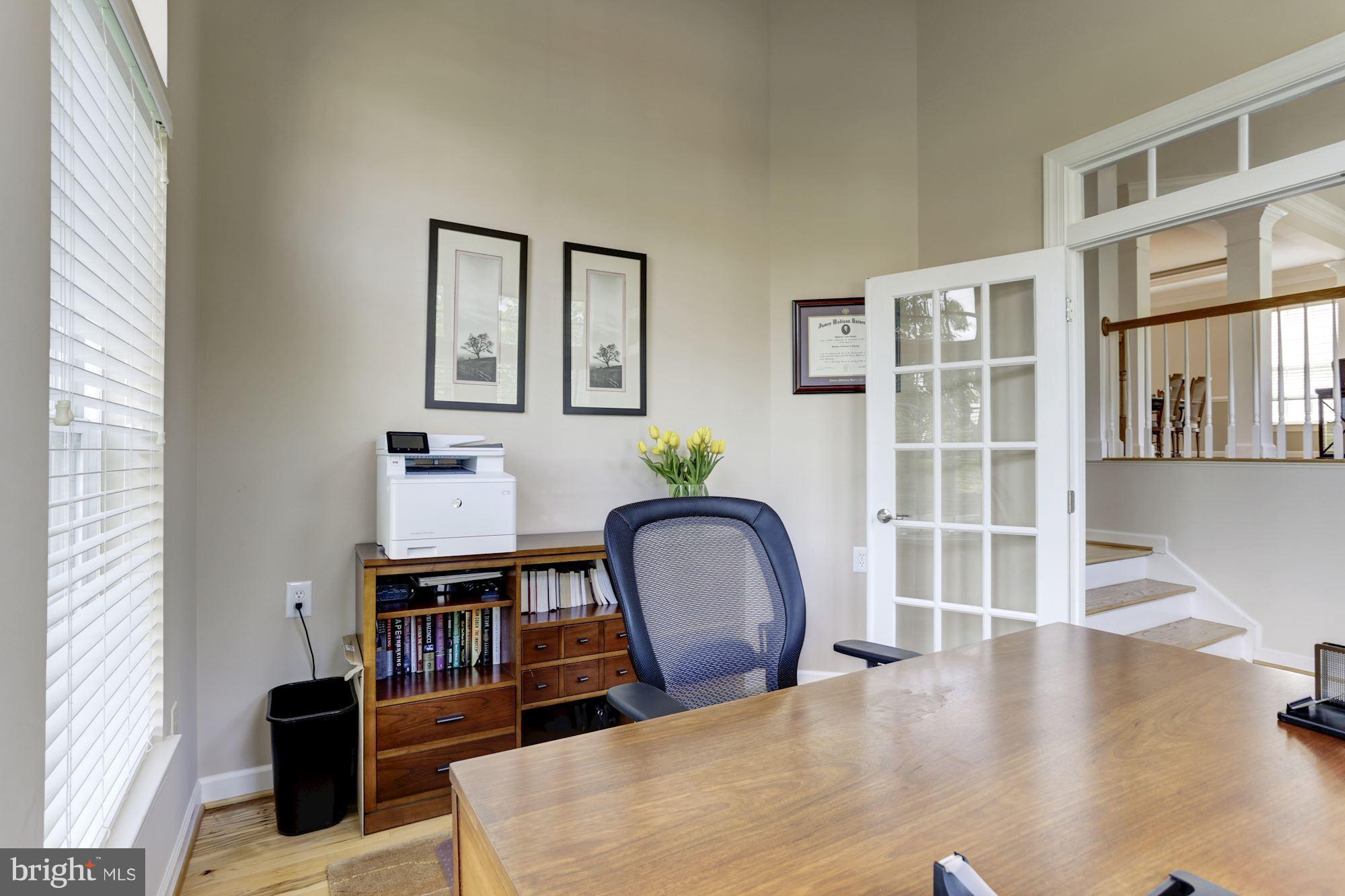 BOWEN MANOR - Residential