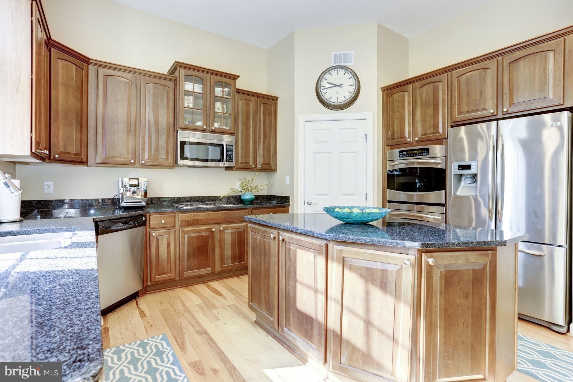 BOWEN MANOR - Residential