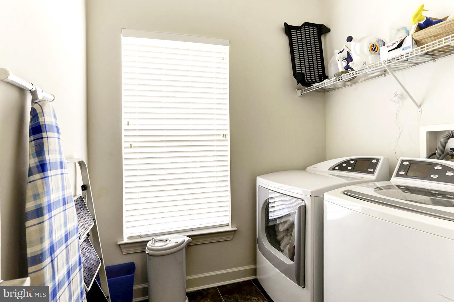 BOWEN MANOR - Residential