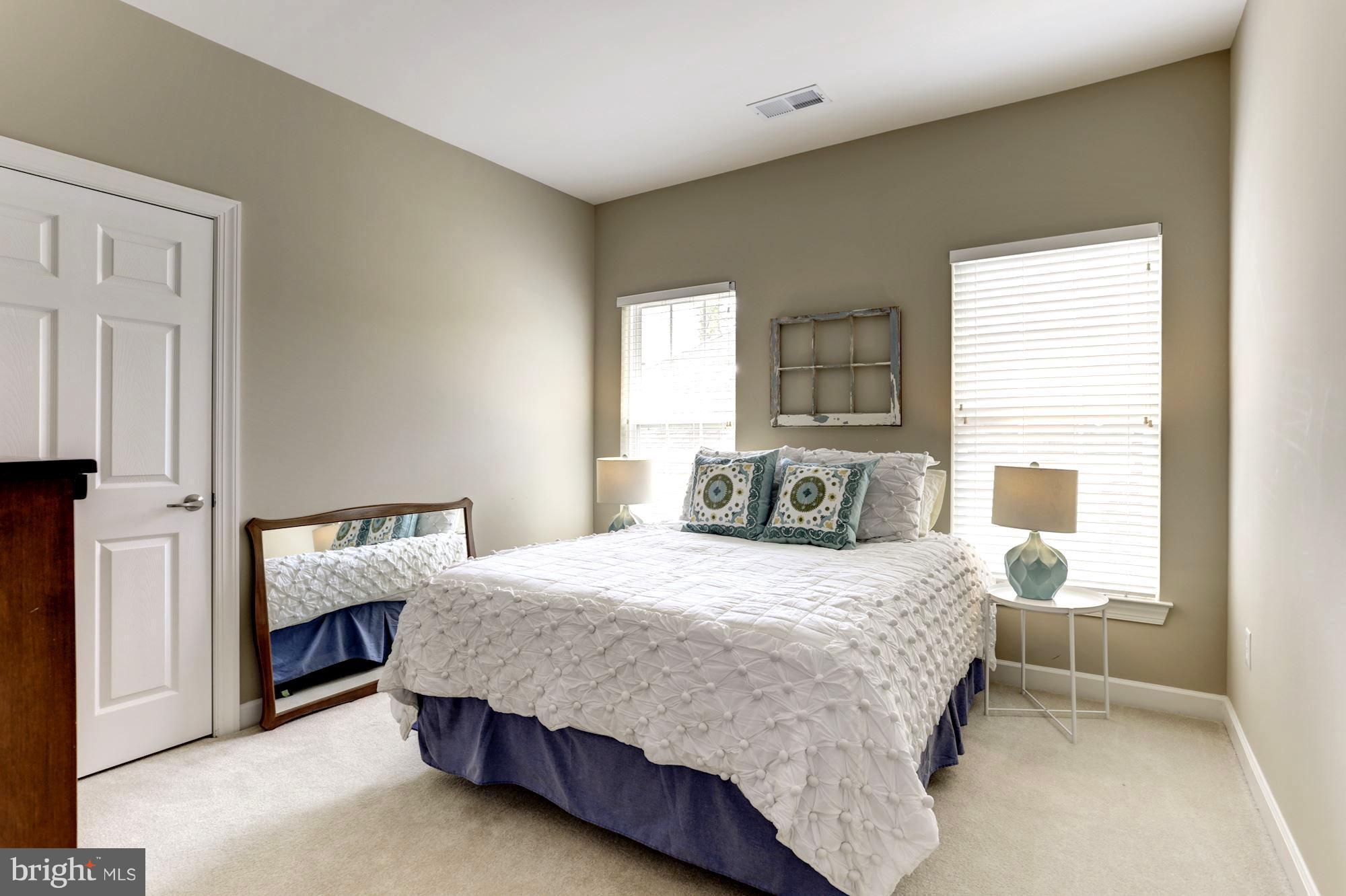 BOWEN MANOR - Residential