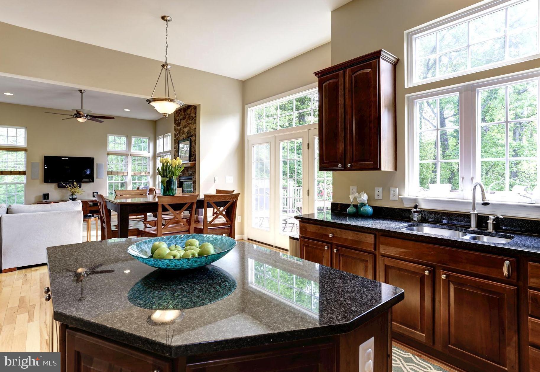 BOWEN MANOR - Residential