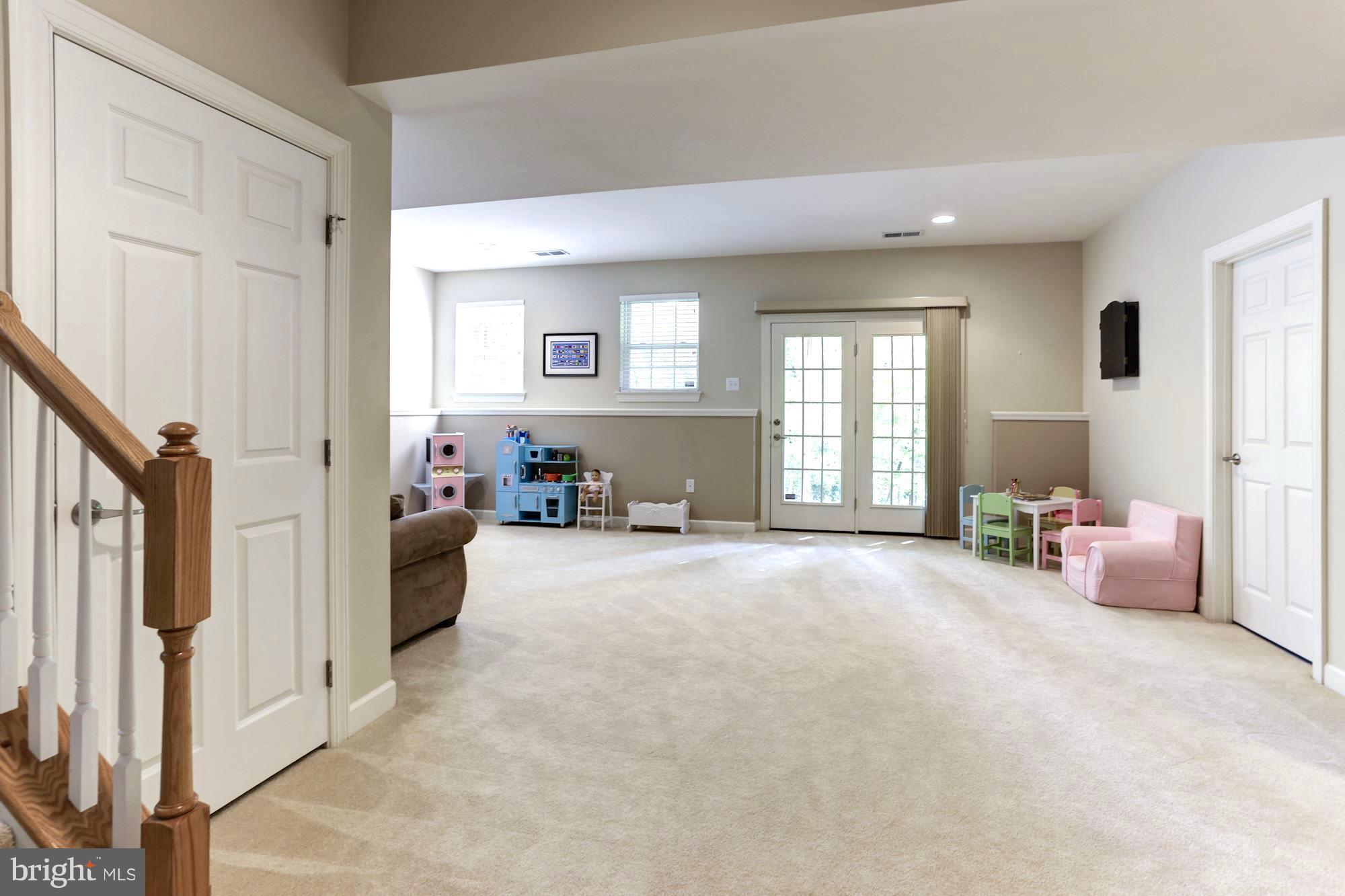 BOWEN MANOR - Residential