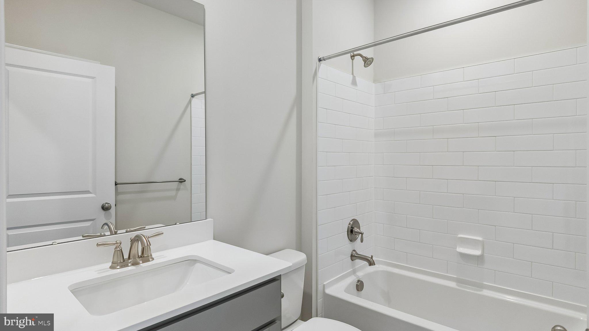 STEELPOINTE - Residential